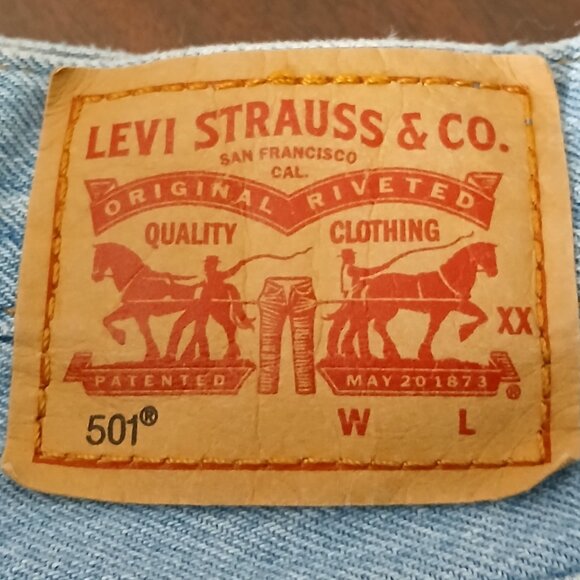 Levis 501 Original Jean Shorts Size 8 Cut Offs Button Fly High Rise Distressed - Picture 7 of 8